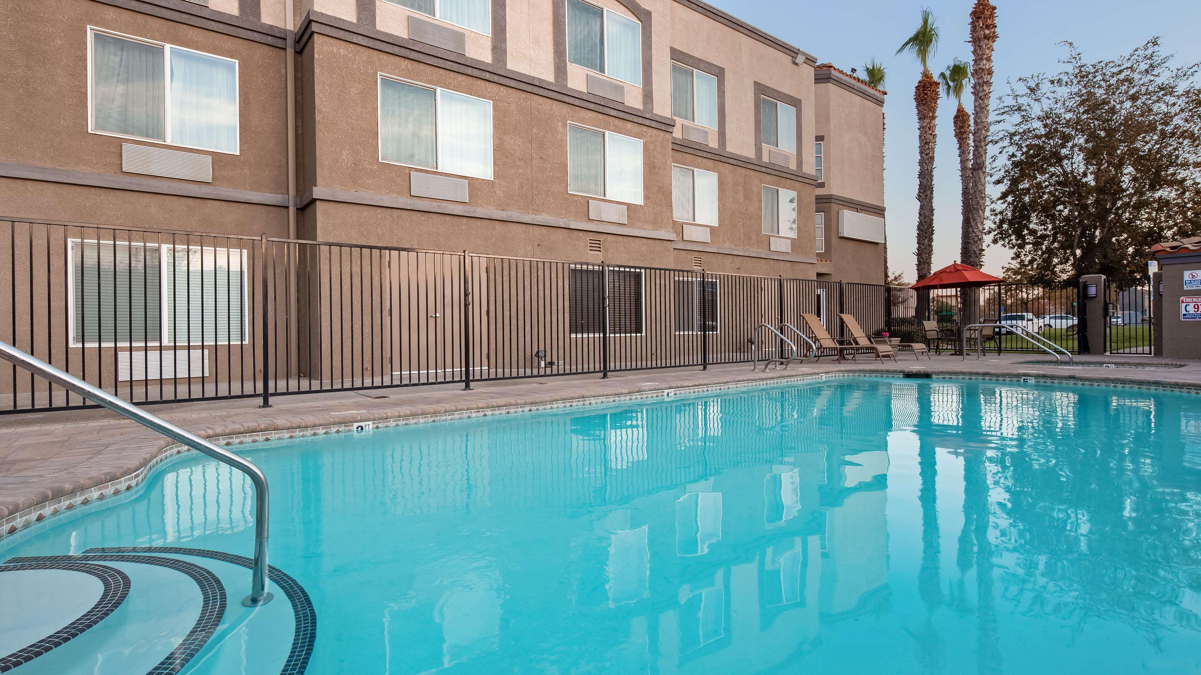 Best Western Plus Villa Del Lago Inn Patterson Exterior foto