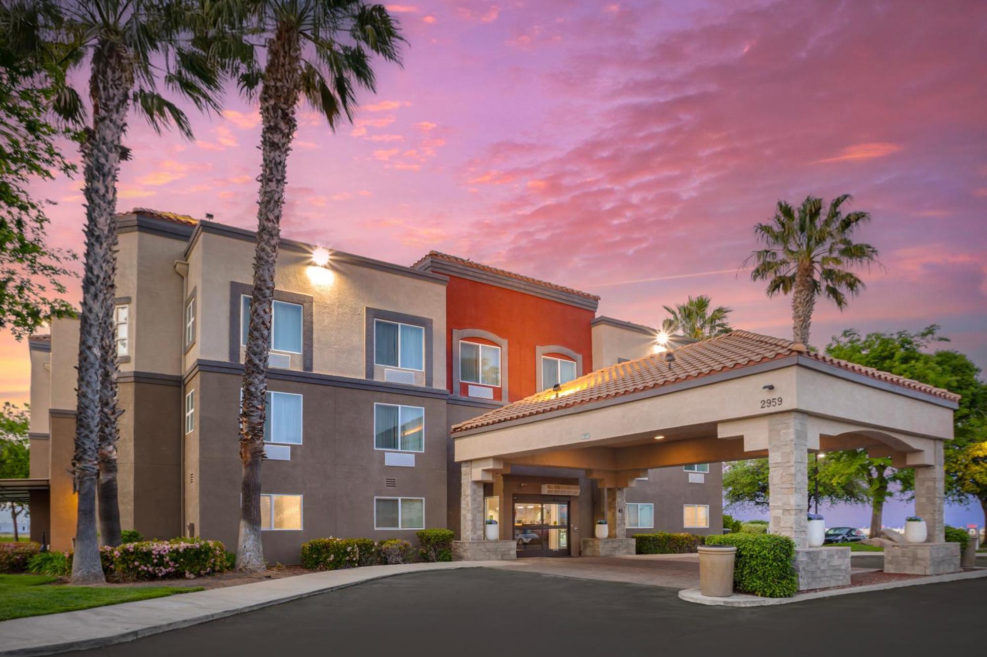 Best Western Plus Villa Del Lago Inn Patterson Exterior foto