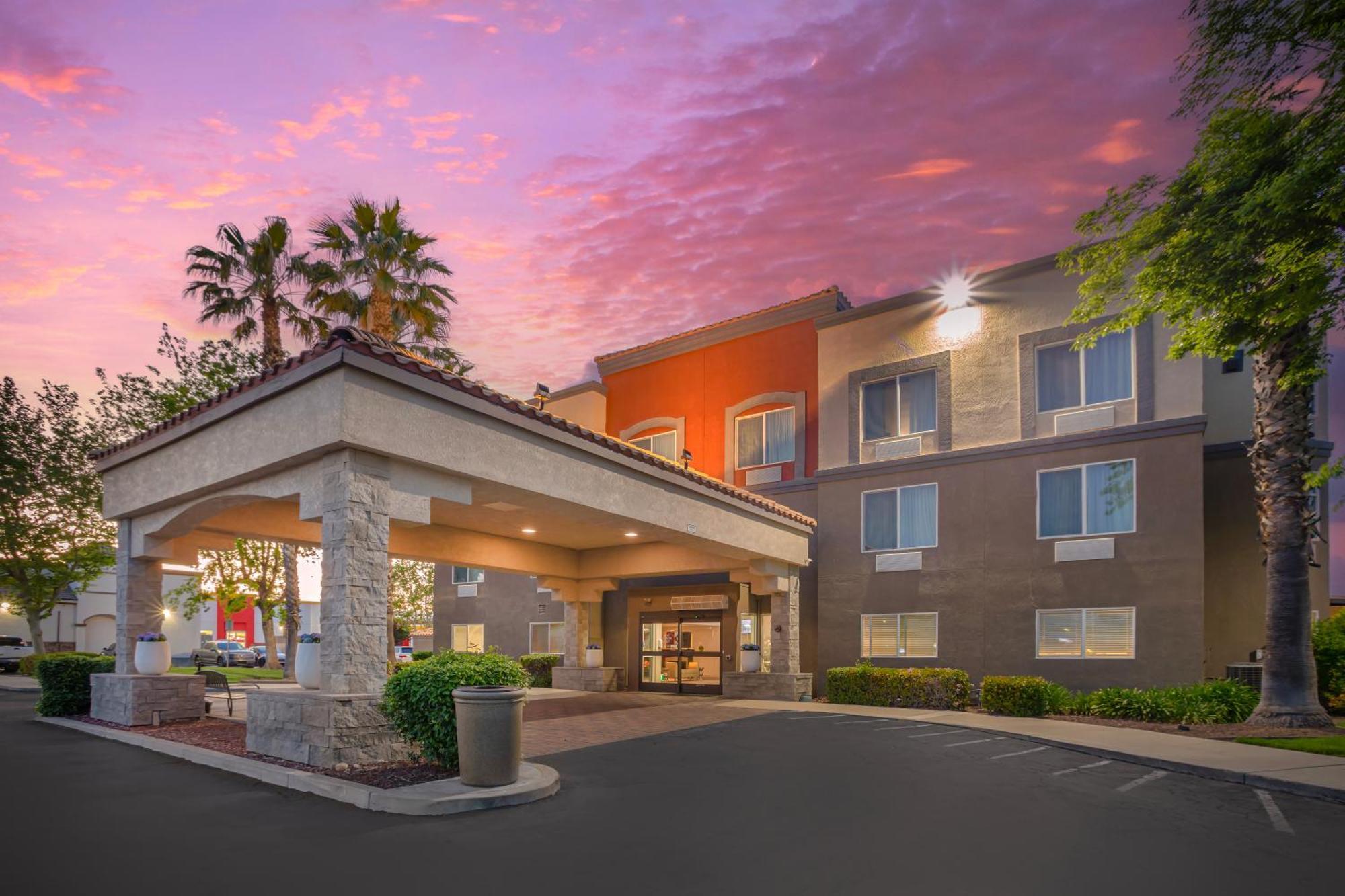 Best Western Plus Villa Del Lago Inn Patterson Exterior foto