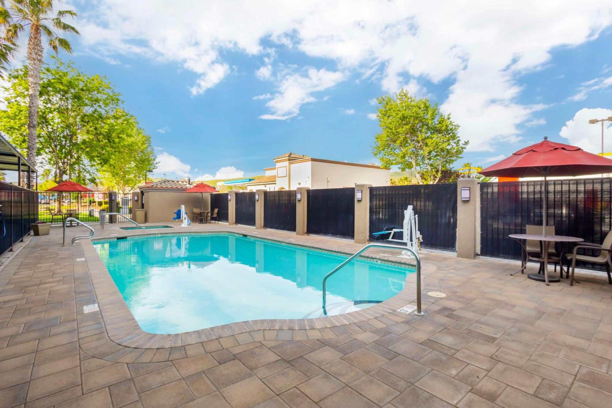 Best Western Plus Villa Del Lago Inn Patterson Exterior foto